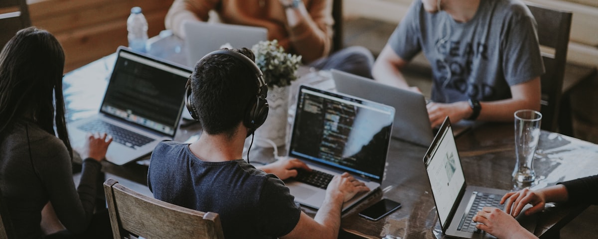 About PARAGRAF — team